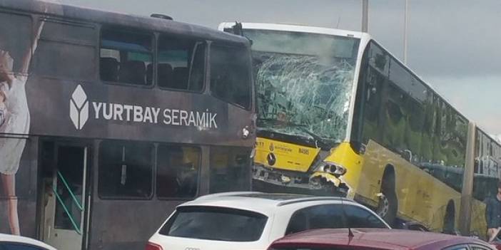Metrobüs D-100'e girip kaza yaptı