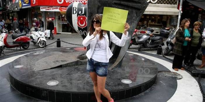 Hemşirenin darp edilmesine şortlu protesto