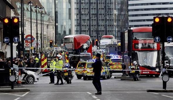 Londra'daki saldırıdan ilk görüntüler 11