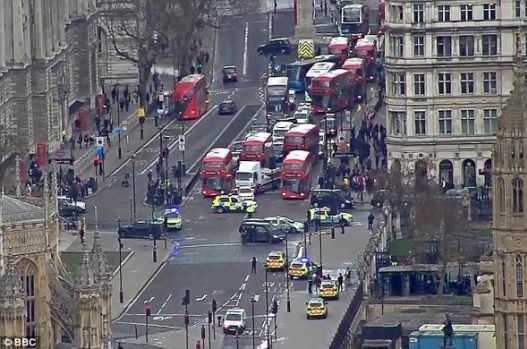 Londra'daki saldırıdan ilk görüntüler 15
