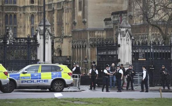Londra'daki saldırıdan ilk görüntüler 7