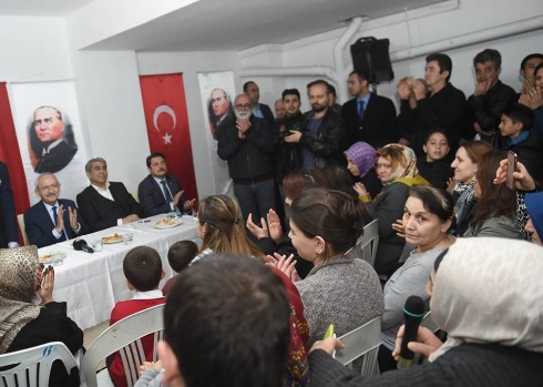 Kılıçdaroğlu toplantıya katıldı, site sakinlerinin sorularını yanıtladı 5