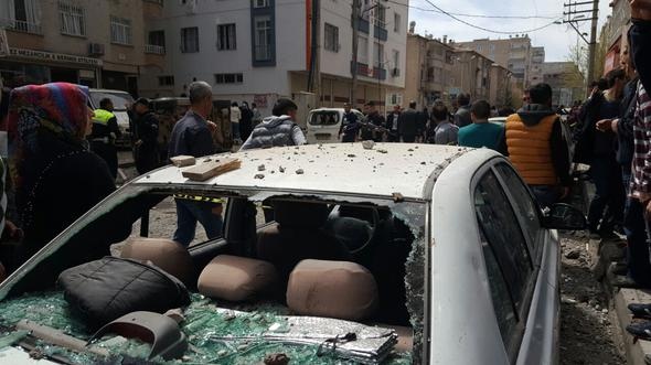 Diyarbakır'daki patlamadan ilk görüntüler 12