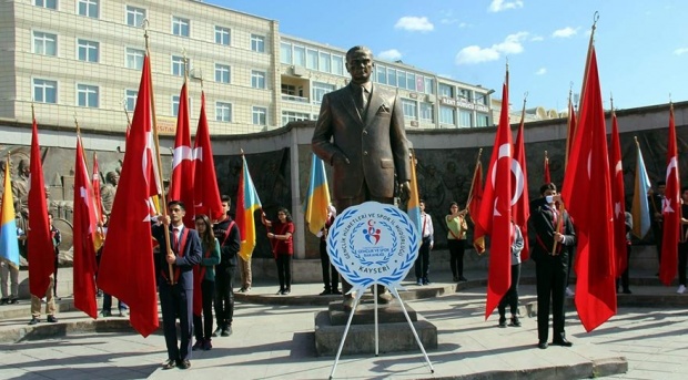 HER YER 19 MAYIS 15