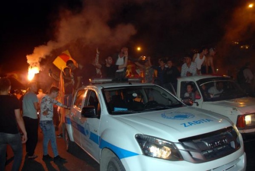 İzmir sabaha kadar uyumadı 1