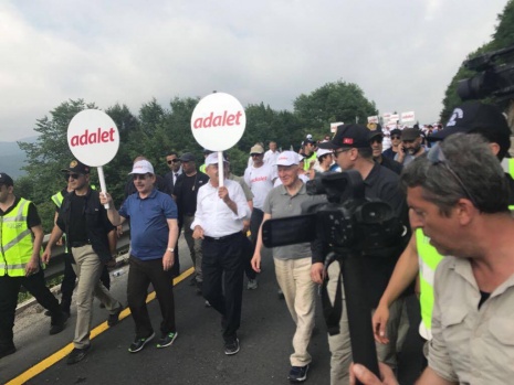 'Adalet Nöbeti'nde en kalabalık 12. gün 15