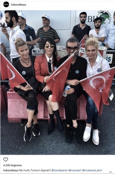 Ünlülerin 15 Temmuz paylaşımları 4