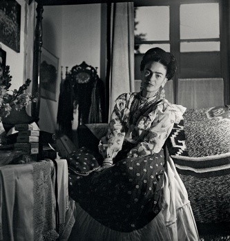 Az bilinen fotoğraflarıyla dünyaca ünlü ressam Frida! 9