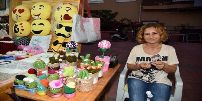 Ev Kadınları El Sanatları Sokağı'nda
