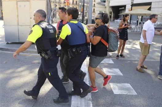 Barcelona katliamı'nın yürek burkan fotoğrafları 11