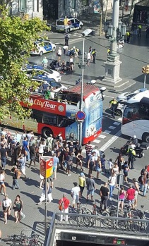 Barcelona katliamı'nın yürek burkan fotoğrafları 13