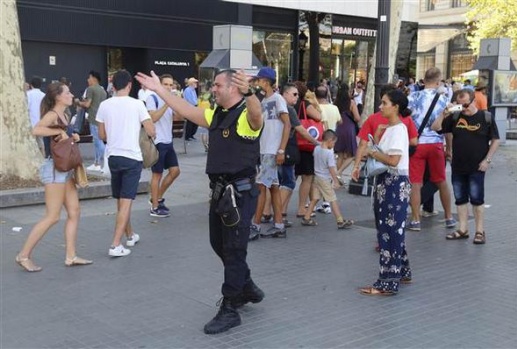 Barcelona katliamı'nın yürek burkan fotoğrafları 15