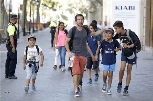 Barcelona katliamı'nın yürek burkan fotoğrafları 24