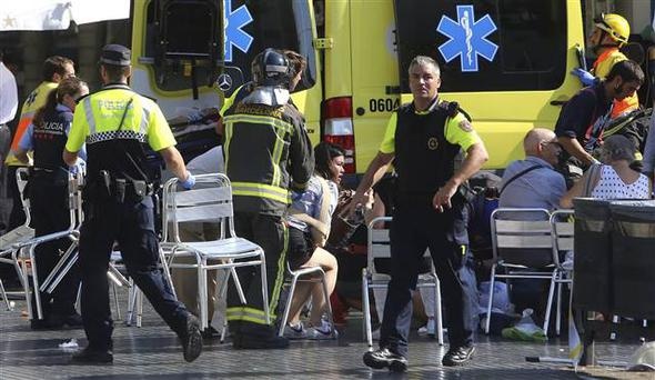 Barcelona katliamı'nın yürek burkan fotoğrafları 30