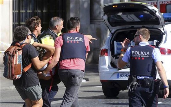 Barcelona katliamı'nın yürek burkan fotoğrafları 31