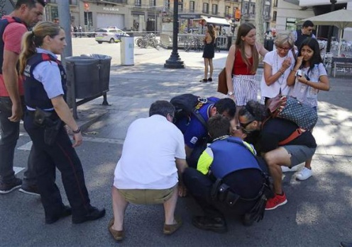 Barcelona katliamı'nın yürek burkan fotoğrafları 34