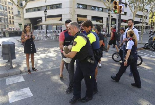 Barcelona katliamı'nın yürek burkan fotoğrafları 35