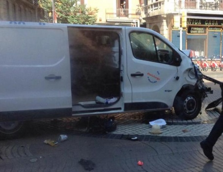 Barcelona katliamı'nın yürek burkan fotoğrafları 6
