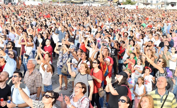 İzmir'de 9 Eylül coşkusu! 10