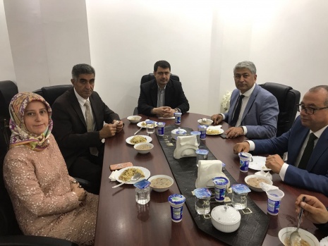 CHP'li Hamzaçebi ile Vali Şahin, Erikli Baba lokmasındaydı 15