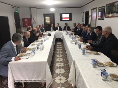 CHP'li Hamzaçebi ile Vali Şahin, Erikli Baba lokmasındaydı 17