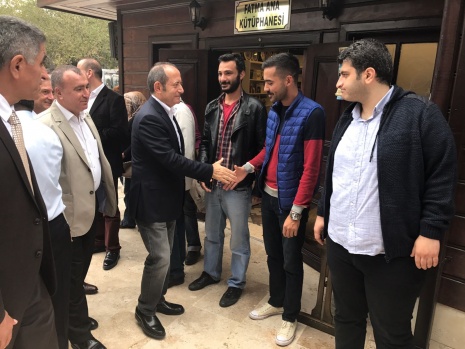CHP'li Hamzaçebi ile Vali Şahin, Erikli Baba lokmasındaydı 8