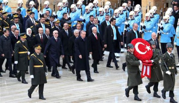 Cumhuriyet'in 94. yaşında binler Anıtkabir'e akın etti! 2