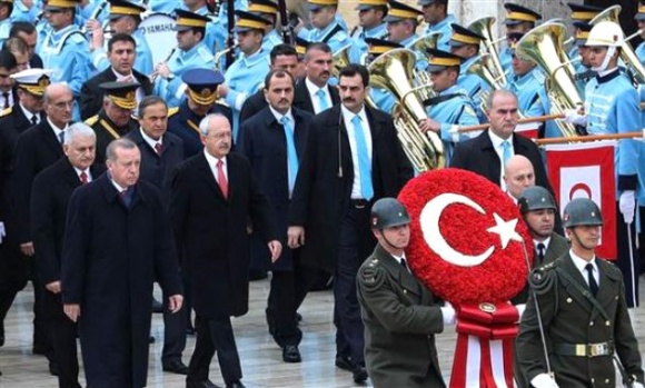 Cumhuriyet'in 94. yaşında binler Anıtkabir'e akın etti! 4