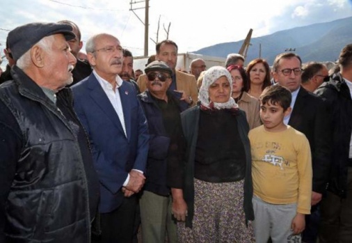 Kılıçdaroğlu Finike'de afetzede vatandaşları ziyaret etti 15