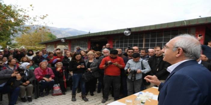 Kılıçdaroğlu Finike'de afetzede vatandaşları ziyaret etti
