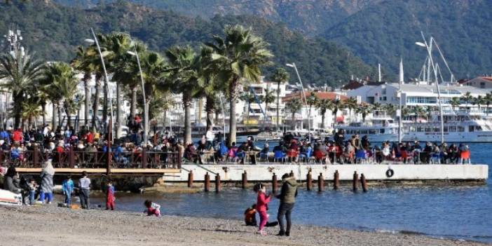 Marmaris'te kış ortasında bahar