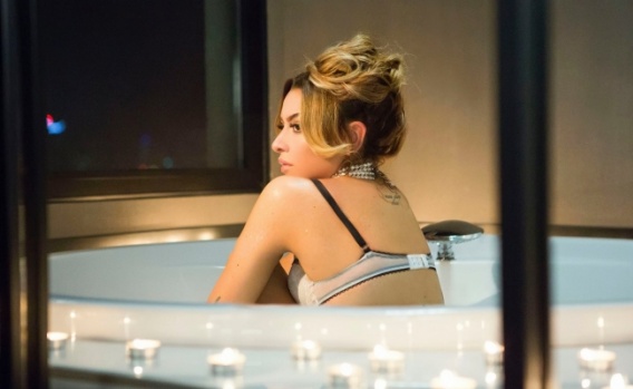 Olay oldu... Hadise sessizce erteledi 5