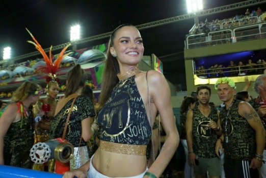 Adriana Lima eğlencenin doruklarına çıktı 7