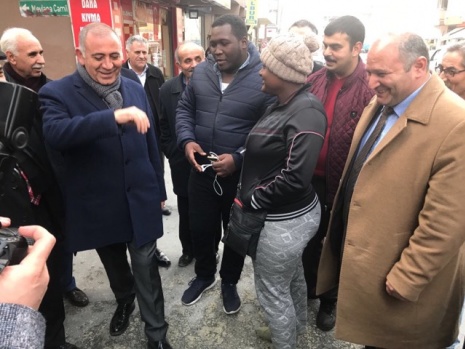 CHP İstanbul Milletvekili Gürsel Tekin Sultangazi'de kapı kapı gezdi 11