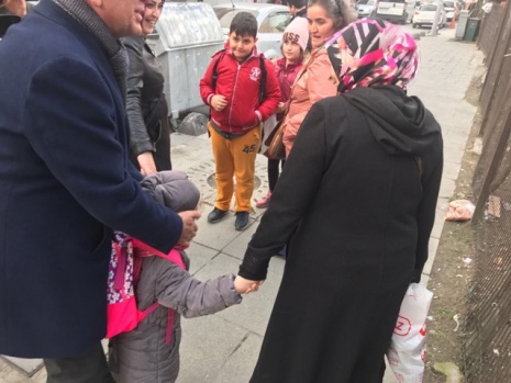 CHP İstanbul Milletvekili Gürsel Tekin Sultangazi'de kapı kapı gezdi 4
