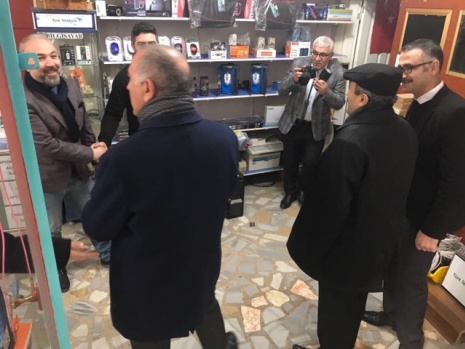 CHP İstanbul Milletvekili Gürsel Tekin Sultangazi'de kapı kapı gezdi 5