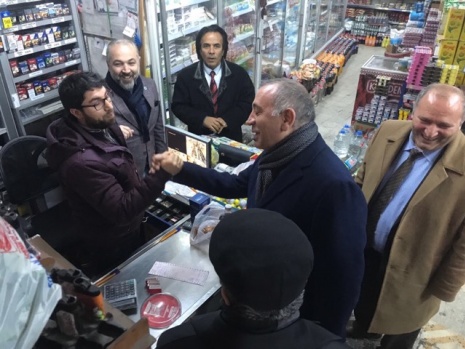 CHP İstanbul Milletvekili Gürsel Tekin Sultangazi'de kapı kapı gezdi 9
