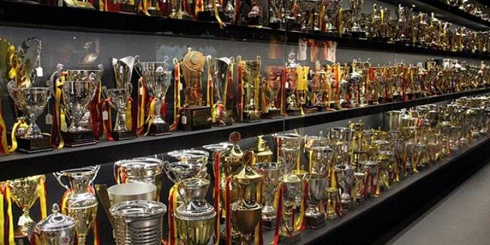 Galatasaray Müzesi'nde Volkan Demirel detayı...