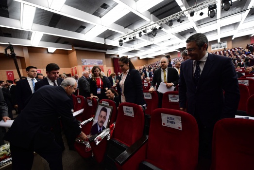 CHP'NİN 19. OLAĞANÜSTÜ KURULTAYI 15