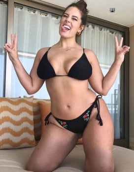 Ashley Graham'dan ilginç açıklama... 'Kalçalarım iyi görünecek' 19