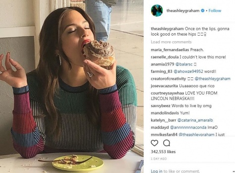 Ashley Graham'dan ilginç açıklama... 'Kalçalarım iyi görünecek' 7