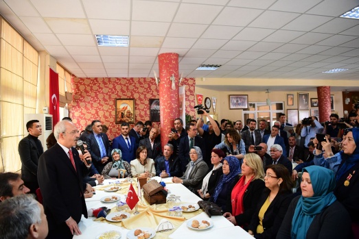 CHP lideri Kılıçdaroğlu şehit ailelerini ziyaret etti 4