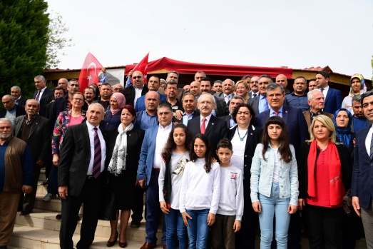CHP lideri Kılıçdaroğlu şehit ailelerini ziyaret etti 6
