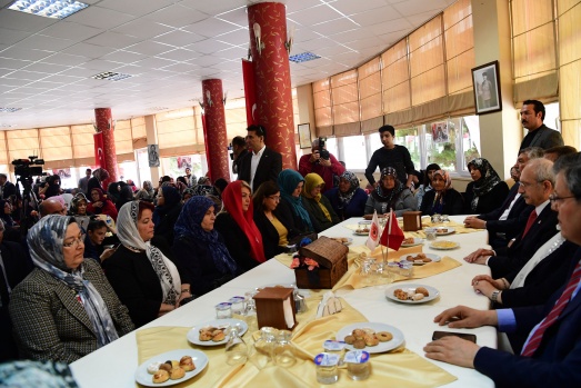 CHP lideri Kılıçdaroğlu şehit ailelerini ziyaret etti 8