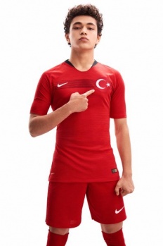 A Milli Takım'ın yeni formaları tanıtıldı 12