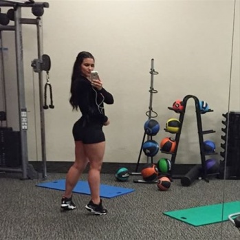 Rus fitness güzeli vücuduyla şaşırtıyor 14