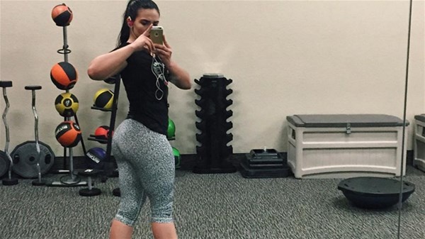Rus fitness güzeli vücuduyla şaşırtıyor 15