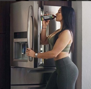 Rus fitness güzeli vücuduyla şaşırtıyor 3