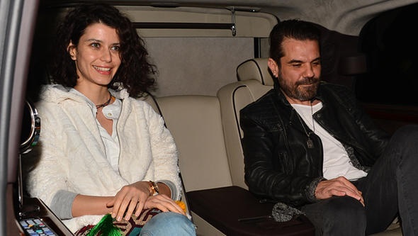 Kenan Doğulu ve Beren Saat çifti Cihangir'de görüntülendi... 1