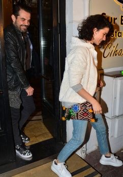 Kenan Doğulu ve Beren Saat çifti Cihangir'de görüntülendi... 5